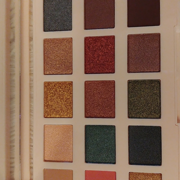 💝FIRM! NWT CIATE LONDON THE EDITOR EYESHADOW PALETTE LIMITED EDITION - Picture 14 of 15